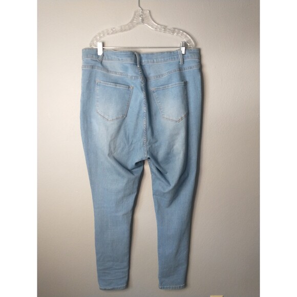 Fashion Nova Plus Size 18 Light Wash Distressed Ripped Skinny Jeans Women’s - Picture 4 of 5